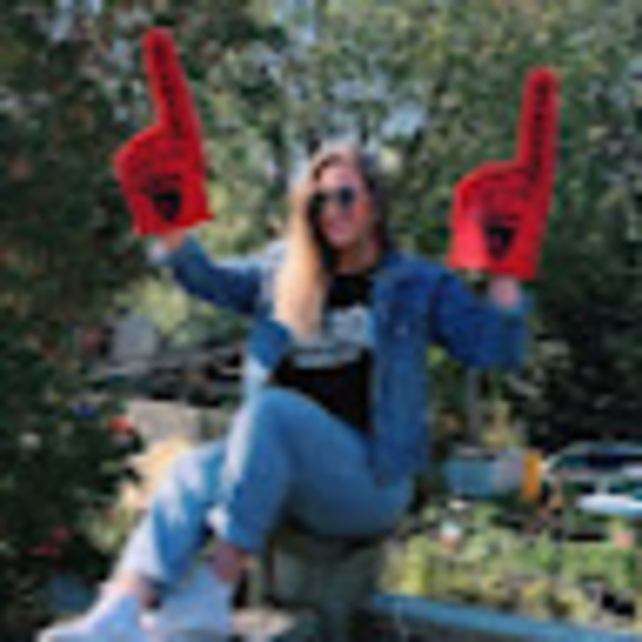 Meet your Posher, Madi - Picture 1 of 1